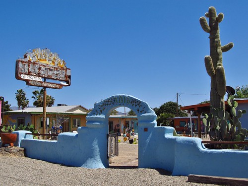 arizona sign neon entrance motel roadtrip neonsign saguaro us60 sunsetmotel wenden fadingamerica