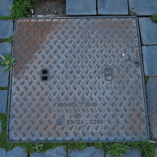 iron burgundy manholecovers chalon framce ductileiron inspectioncovers