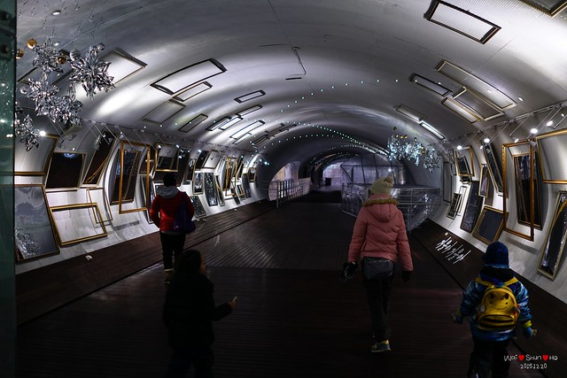 Exhibition in tunnel