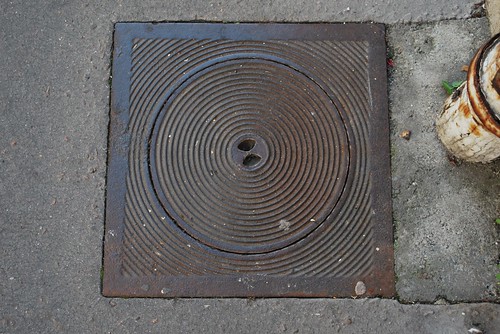 iron burgundy manholecovers chalon framce ductileiron inspectioncovers