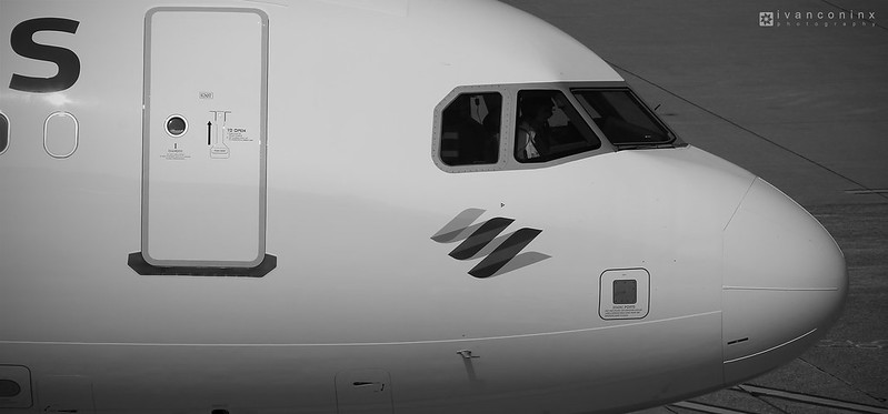Airbus A320-214 – Eurowings – D-AIZT – Dusseldorf International (DUS EDDL) – 2015 04 24 – Taxi – 01 – Copyright © 2015 Ivan Coninx