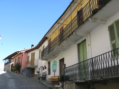 street urban italy streets buildings photography italia piemonte valley historical monferrato pareto vallebormida