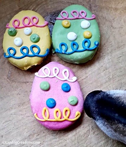 Easter Treats for the Dogs! #dogcookies #dogbakery #TheBarkery #easter2016 #easterdogs  #LapdogCreations ©LapdogCreations
