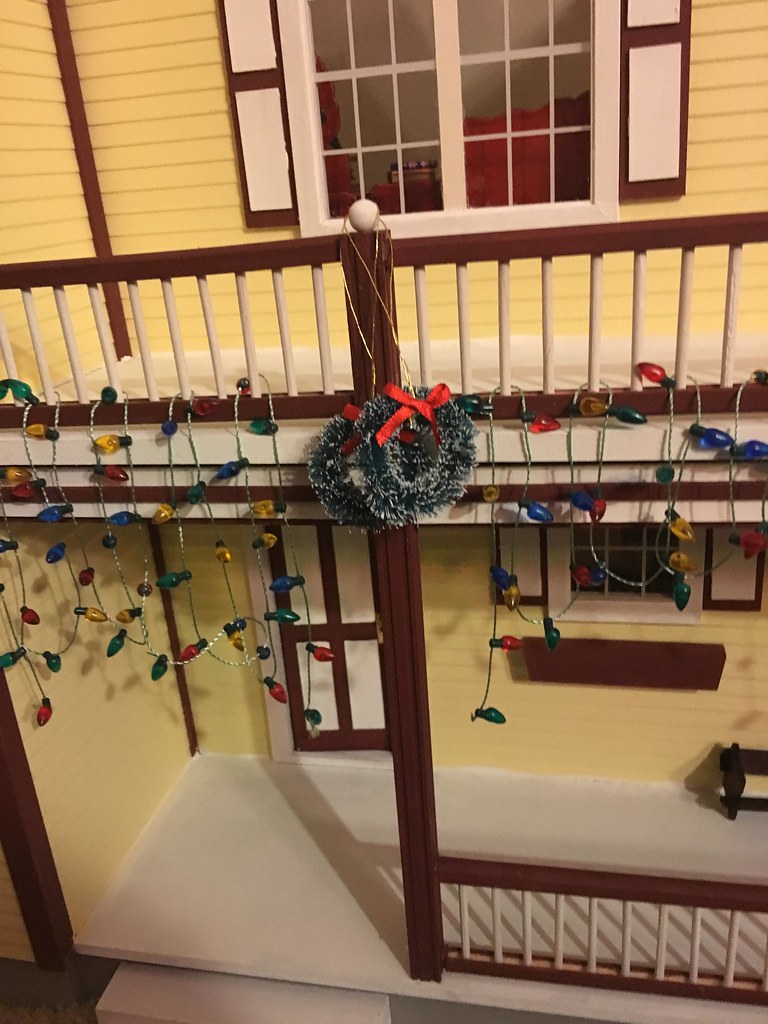 Christmas-lights-on-doll-house