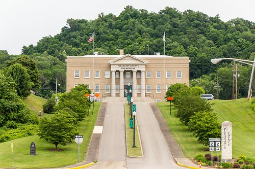 downtown historic westvirginia courthouse smalltown stmarys countycourthouse nrhp pleasantscounty constructed1924