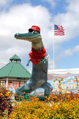 sculpture art statue louisiana flag alligator anthropomorphic dequincy
