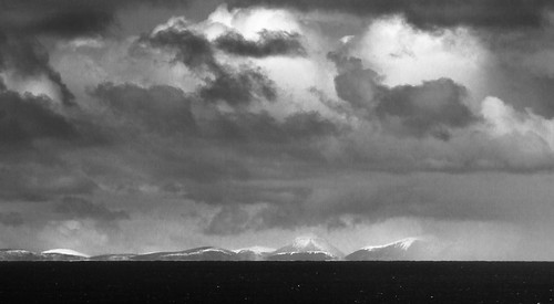 sea mountains monochrome coast scotland highlands aberdeenshire alba unitedkingdom bnw caithness gamrie crovie gardenstown morven