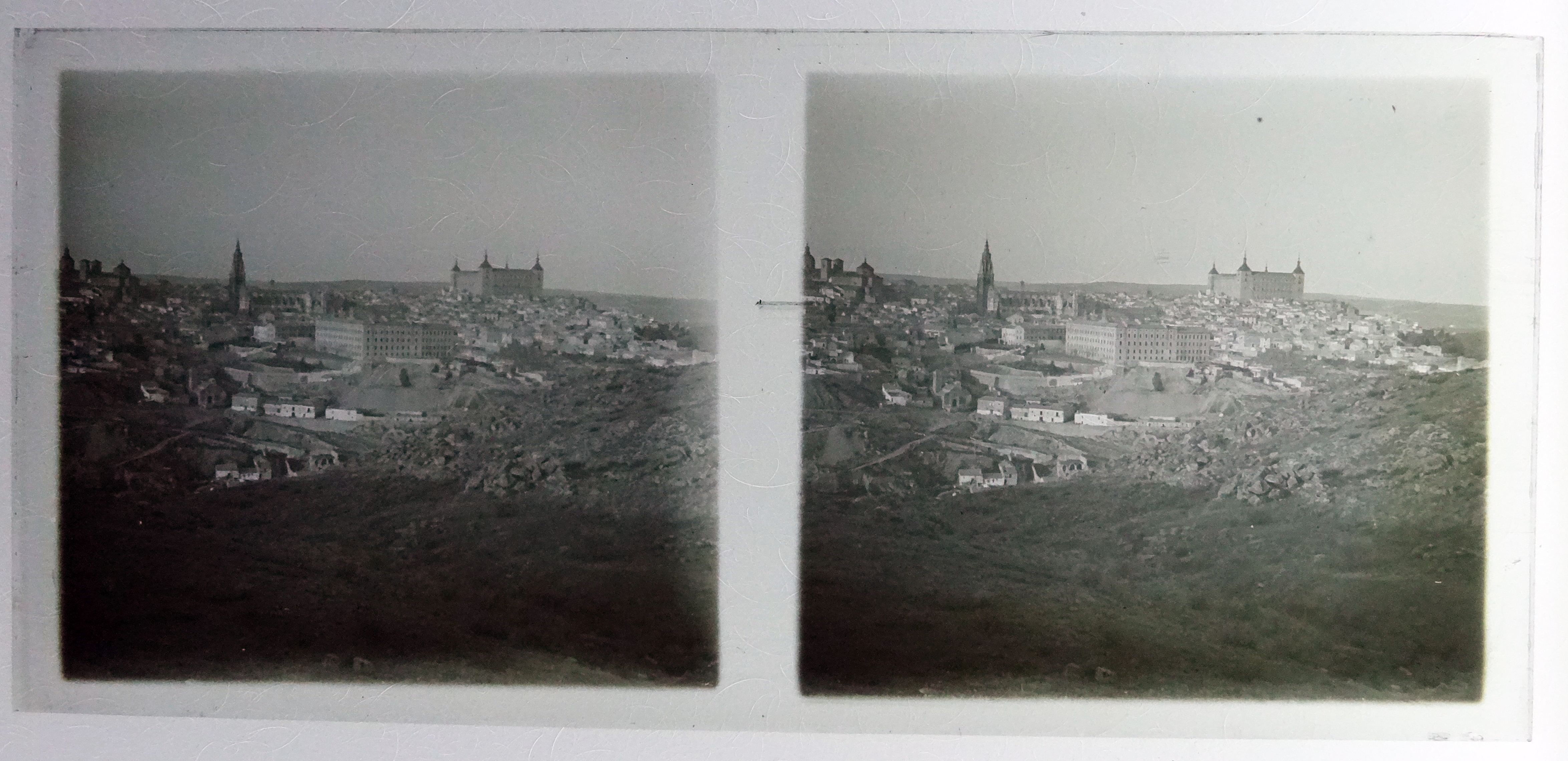 Vista general de Toledo desde los cigarrales. Fotografía de Francisco Rodríguez Avial hacia 1910 © Herederos de Francisco Rodríguez Avial