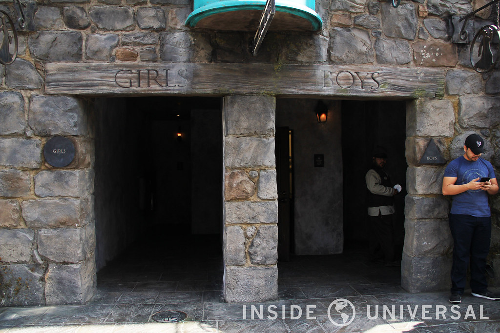 The Wizarding World of Harry Potter at Universal Studios Hollywood - Public Conveniences