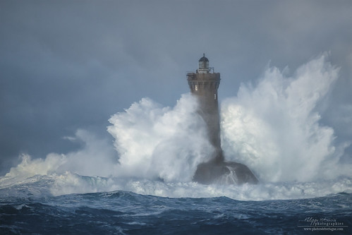 ocean mer lighthouse bretagne vagues phare bzh tempete finistere