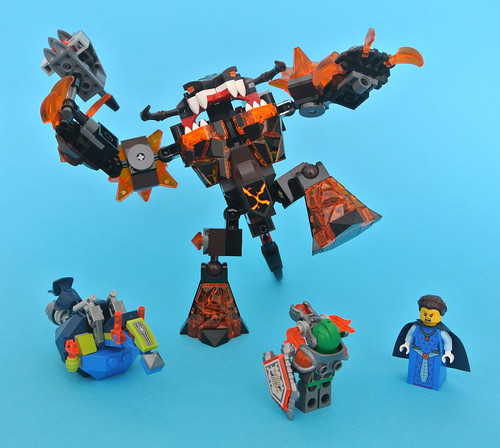 Lego Queen Halbert 70325 with Cape Nexo Knights Minifigure 