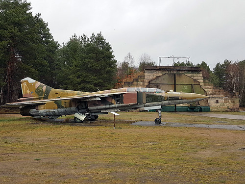 20+57 MiG-23UB Finow 29-3-16