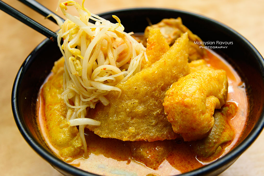 Machi Pork Noodle curry mee