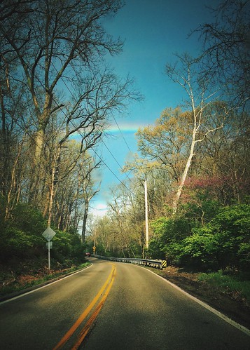 iphoneedit handyphoto jamiesmed app snapseed road green rainbow tree vibrant trees up iphone5s vignette iphoneography yellow view woods beauty 2016 pretty geotag beautiful blue mobileography geotagged light rain sky skies mobilephotography iphonephoto hamiltoncounty cincinnati vsco ohio midwest phoneography iphoneonly vscocam clouds spring mobilography clermontcounty april queencity fauxvintage mobilephoto