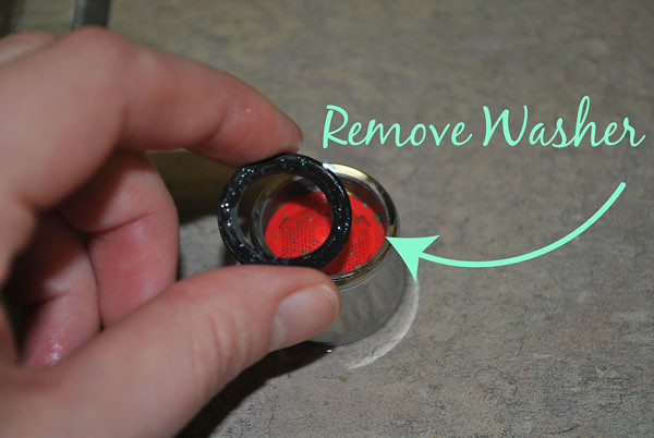 remove-washer-on-faucet-aerator