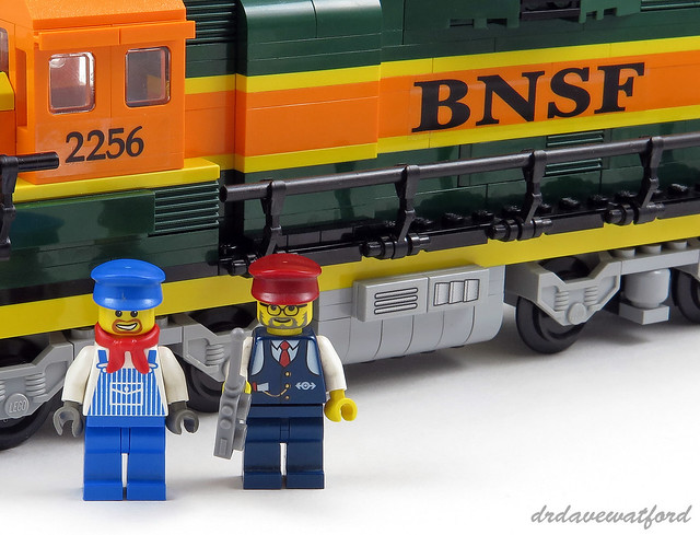 2 rare LEGO Red 4x6 Train Bogie Plates 
