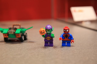 LEGO Marvel 76064 Spider-Man vs. Green Goblin 5