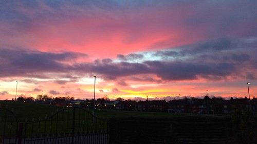 uk morning sunset red england sky cloud west clouds sunrise skies cloudy outdoor dusk yorkshire leeds sunsets redsky westyorkshire seacroft columbiantony columbiantonyleeds