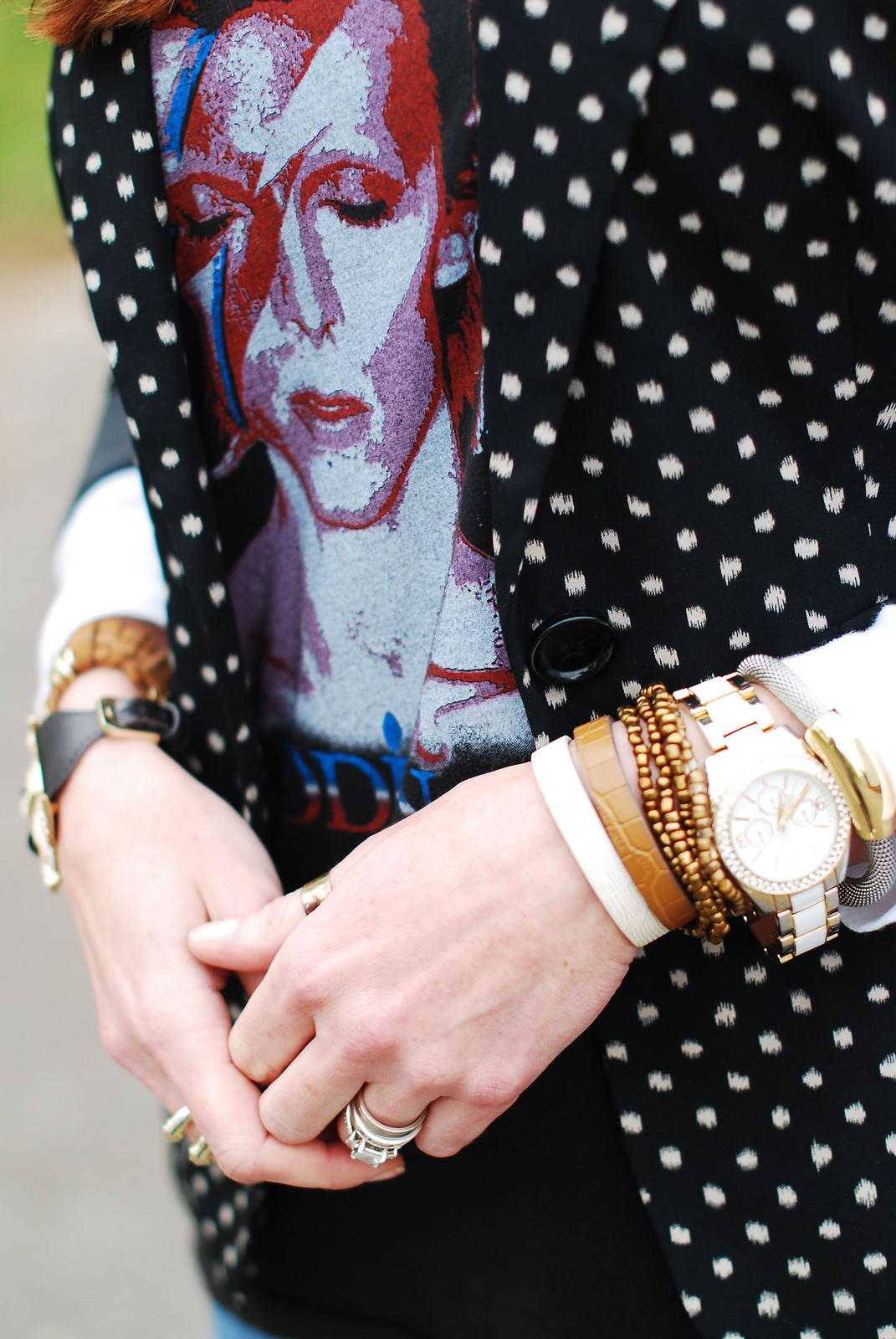 4 Ways to Wear a David Bowie t-shirt | With a polka dot blazer