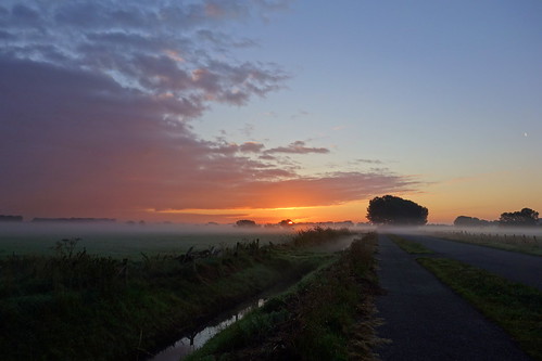 morning light sky sun mist holland nature netherlands clouds sunrise landscape early colours outdoor polder ooijpolder
