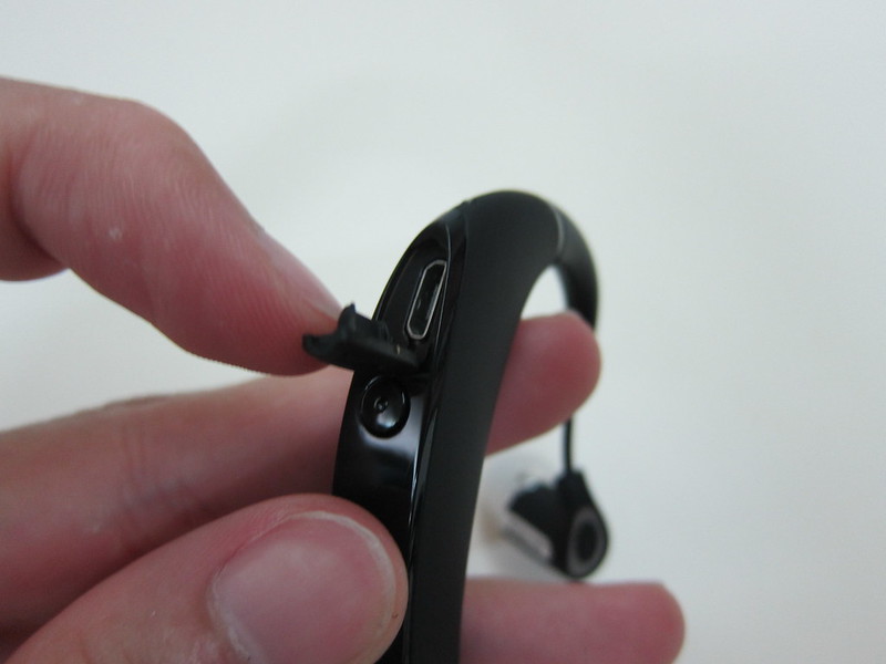 Klipsch R6 In-Ear Bluetooth Earphones - Micro-USB Port