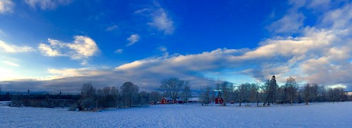 sky snow vinter sweden farm himmel småland sverige snö bondgård vinterlandskap kråkerås