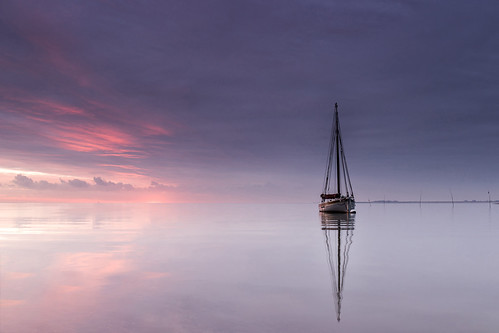 sky seascape reflection water sunrise reflections boats boat wooden pastel traditional mary calm lilac ck 78 smack waterscape oysterfishing oystersmack