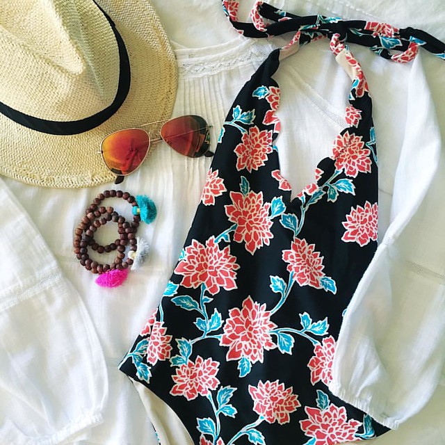 Who's ready for summer?! 😎🌴⛱ This cute suit & tons of others are all BOGO half-off! And my fave straw fedora is back & only $16! Details & my top picks found here 👉 www.liketk.it/2cx0j // #sugarplumstyle