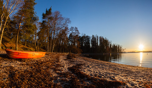 sunset red sea sun beach finland landscape prime boat spring helsinki sundown fisheye shore 15mm lauttasaari vene ranta auringonlasku aurinko uusimaa kevät laru