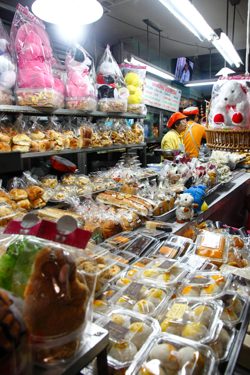 Snack Bread Stall Ton Lamyai Market