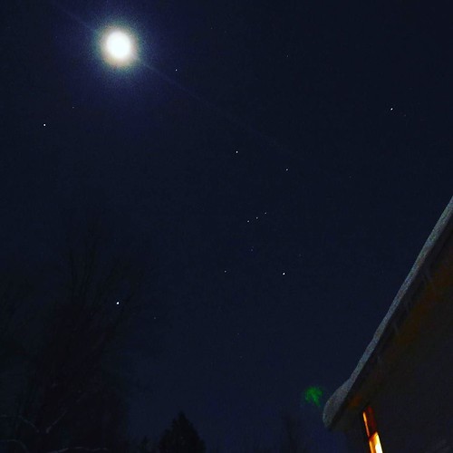 I finally got a clear night to try my new camera's star photos! Here's Orion, Sirius, and the Moon! 😍😍😍 #stars #orion #moon #sirius #astronomy