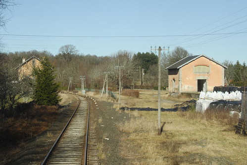 france track trains disused railways sncf goodsshed mérinchal lostlines lignedebourgesàmiécaze