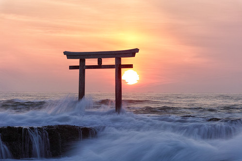 sea cloud japan sunrise shrine archway torii ibarakiprefecture