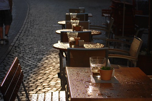 summer sun reflection water café rain germany table glasses drops chair nikon magic bistro sparkle franken spark counterlight lohr mainfranken mainspessart hyperfinch