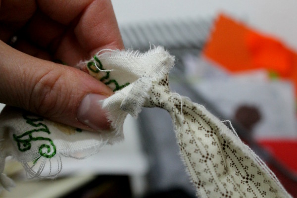 Use fabric scraps to make corded padding - Misericordia