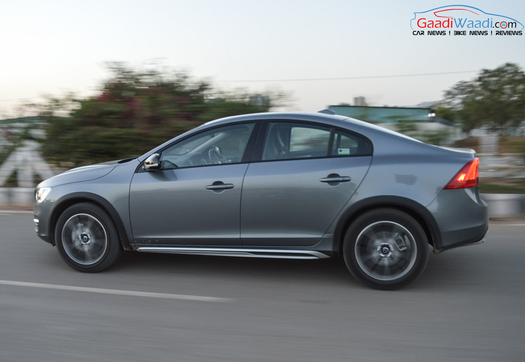 Volvo S60 Cross Country review india-17