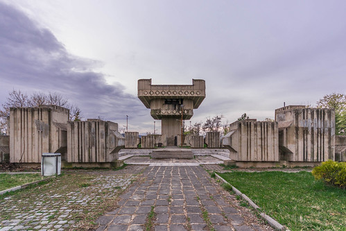 monument concrete memorial macedonia fyrom spomenik kavadarci kosturnica