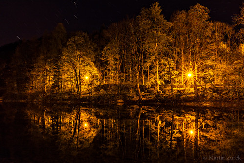 lake reflection lamp night dark walking stars star warm long exposure darkness time outdoor fear trails illumination artificial lakeside trail lakeshore after lantern ufer bonnet reflexion lakefront happyness canon5dsr 5dsr