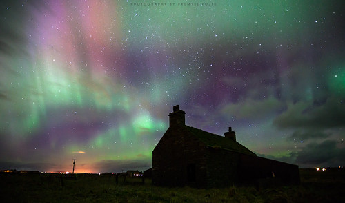 uk longexposure light house abandoned night rural canon landscape island eos march scotland countryside orkney colours view darkness display wideangle astrophotography aurora astronomy nightsky rays fullframe dslr derelict 6th mainland northernlights borealis 2016 ef1740 deerness 5dmkii