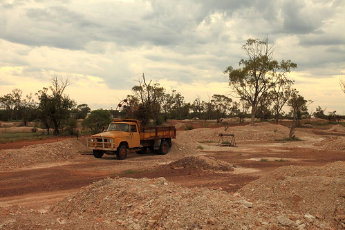 truck landscape cloudy australia mining dirt newsouthwales outback opal lightningridge