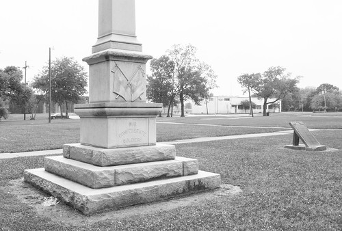 park county heritage history monument memorial war texas jim keith confederate civil hate jefferson denial crow shame slavery weiss racism racist beaumont cause 1926 1916 relocated bigotry wiess revisionist