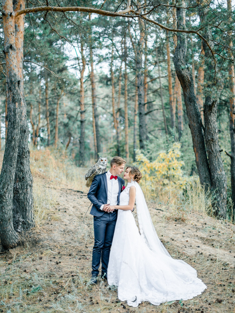 Woodland wedding dress - autumn wedding , Marsala Wedding Inspiration | fabmood.com #marsala #woodland