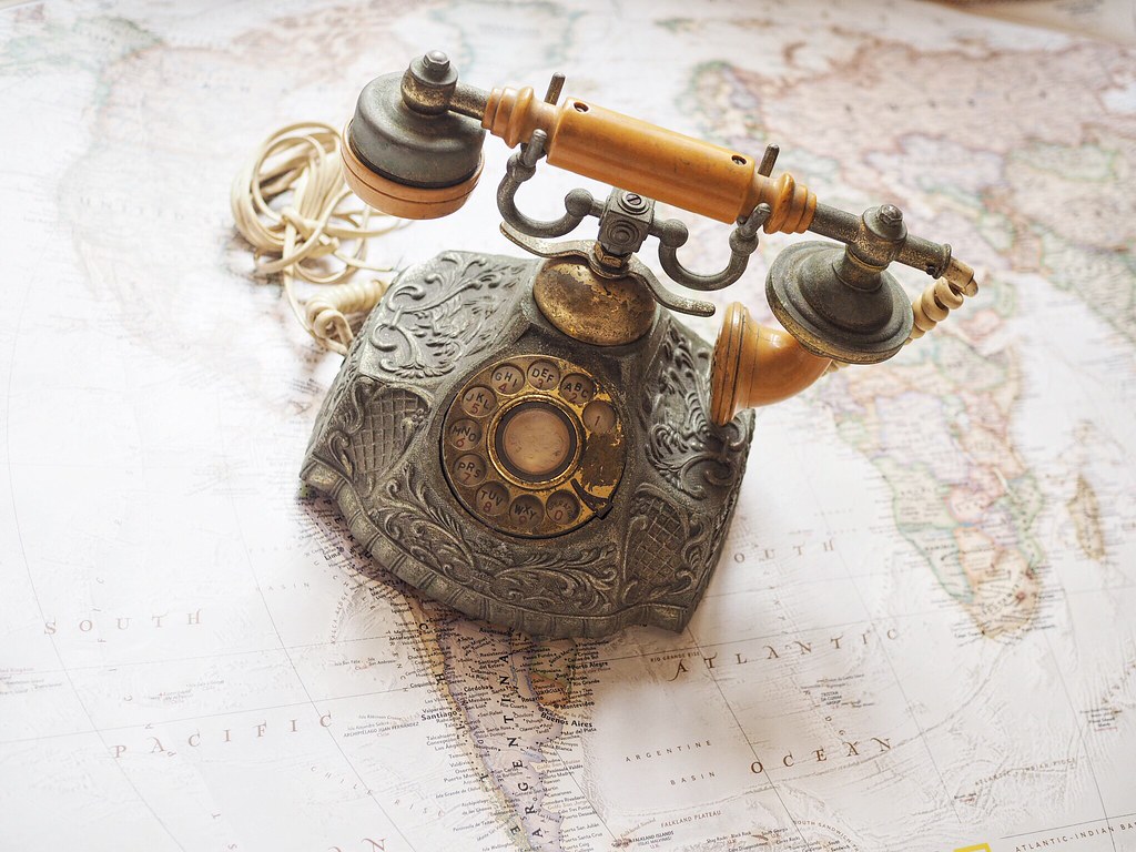 antique-telephone