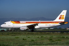 Iberia A320-214 EC-HAB BCN 13/07/2000