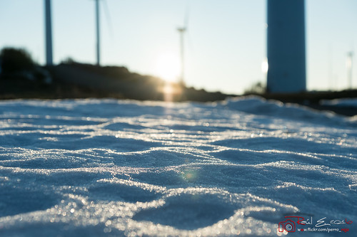 sunset españa sun snow sol windmill atardecer dof sony nieve es alpha snowfall slt renewableenergy castillayleón ojosalbos a77ii ilca77m2 sonya77ii 77ii