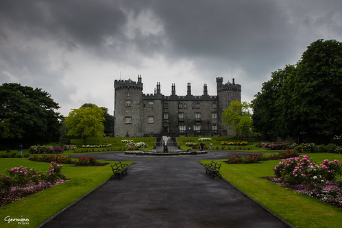 pictures old trip travel flowers kilkenny ireland light sky dublin cloud holiday building castle art history architecture clouds canon garden geotagged fun photography eos licht photo focus europa europe flickr day foto fotografie view cloudy photos pics alt brunnen sightseeing perspective picture dramatic sigma pic architektur bild schloss fontain bilder exciting beginner lightroom geschichte geronimo anfänger skyporn sigma1770 canon60d flickrfotografen canoneos60d eos60d geronimopics geronimopictures