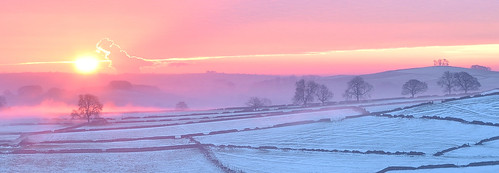 winter sunrise peakdistrict staffordshire whitepeak peakdistrictnationalpark hartington alstonefield narrowdale walkinginstaffordshire