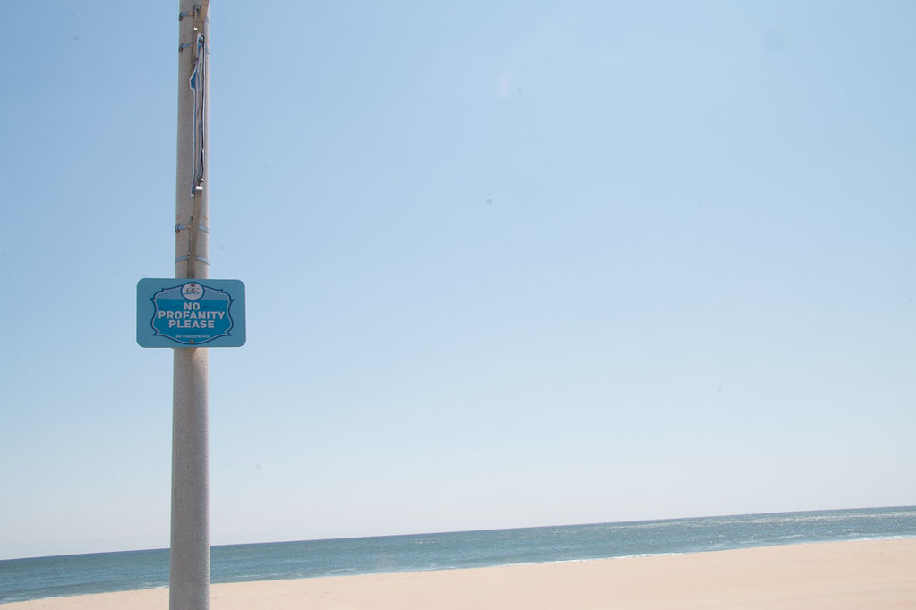 No profanity sign in Ocean City
