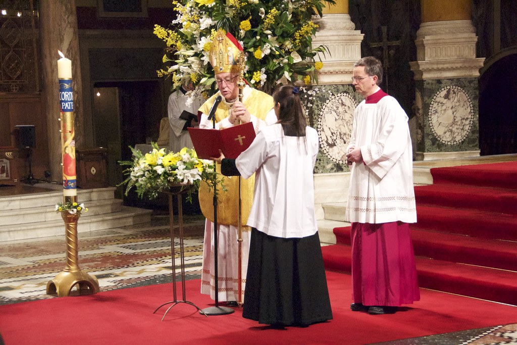 Cardinal Vincent Reflects on the Light of Christ at the Easter Vigil - Diocese of Westminster