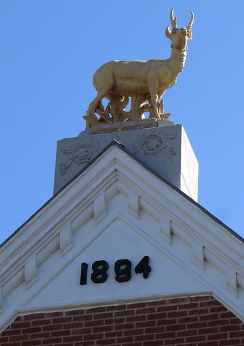 animals nebraska statues ne antelope roadsideamerica neligh georgeemcdonald antelopecounty courthouseextras